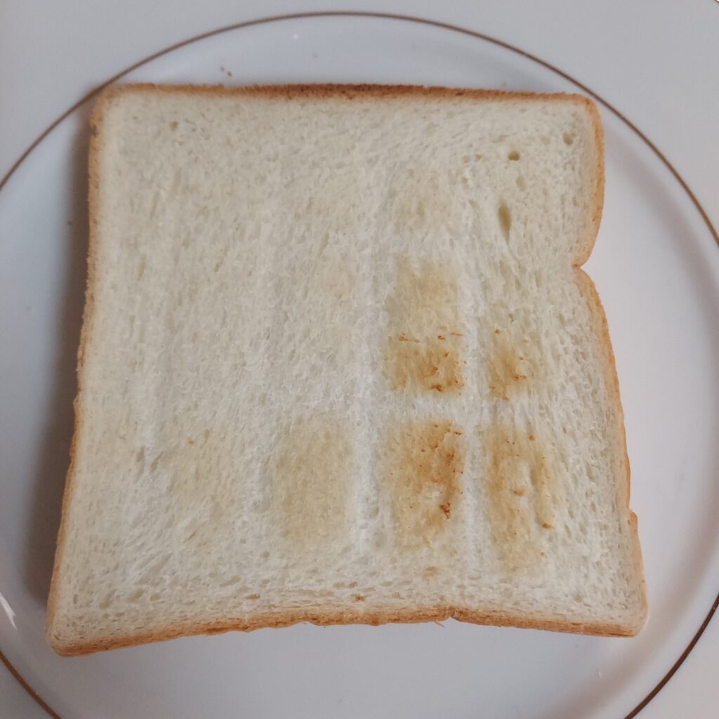 ヤマダパンの食パンを焼いた写真