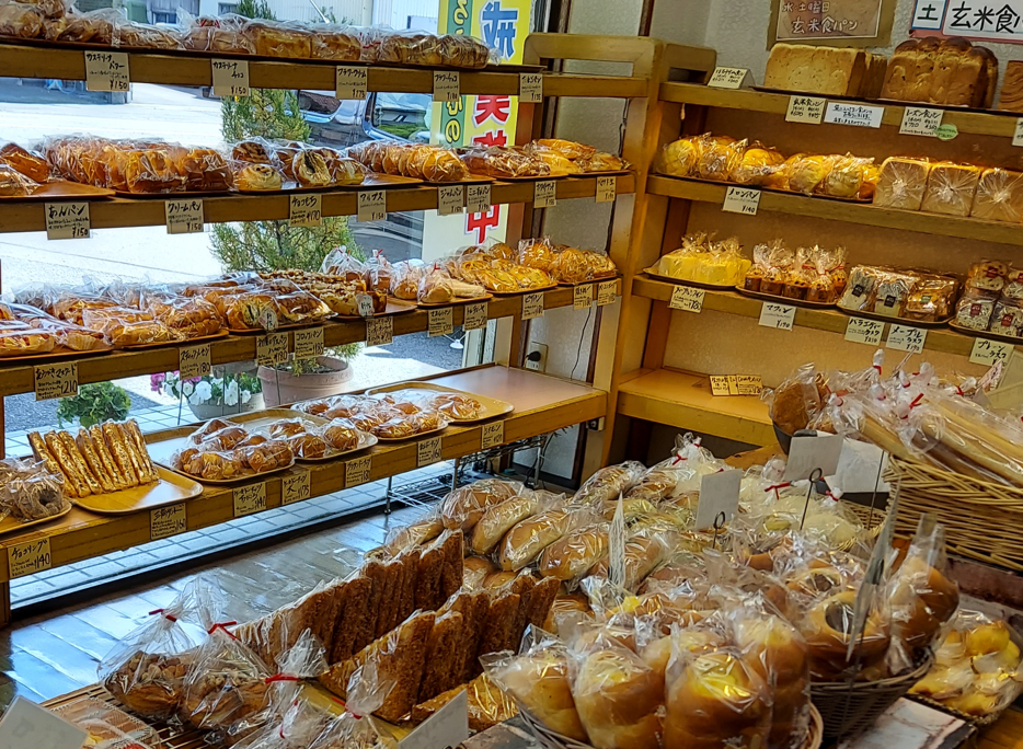 神田屋のパンが陳列する写真